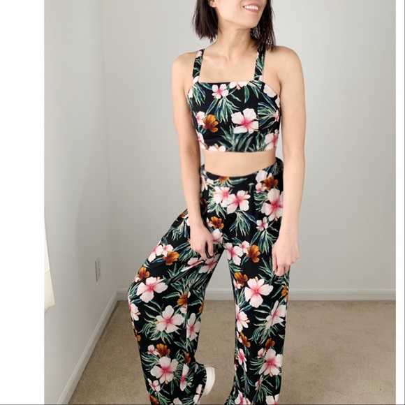 HAWAIIAN FLORAL PRINT TOP WITH FLARE PANTS SET - 2 PIECE - Picture 8 of 12
